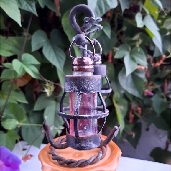 Vintage Train Light House Lantern Glass Salt & Pepper Shaker Set Wrought Iron Ho - Picture 6 of 6